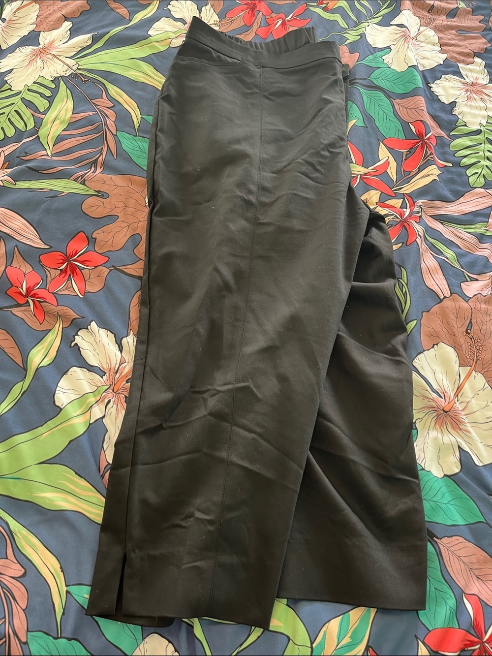 Black stretch capri pants new